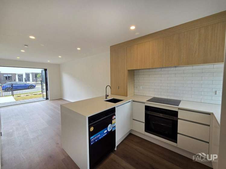 5/3 Firebrick Way Hobsonville_3