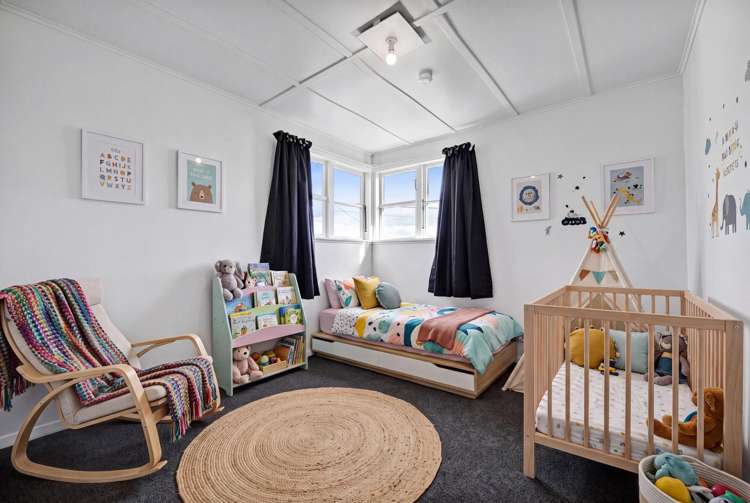1 Vogel Street + 2 Laurent VC Street Hawera_10
