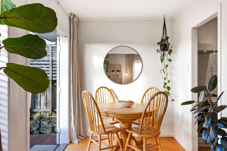 56 Vodanovich Road Te Atatu South_2