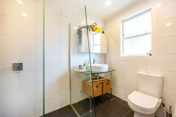 12 Shipton Place Blockhouse Bay_13