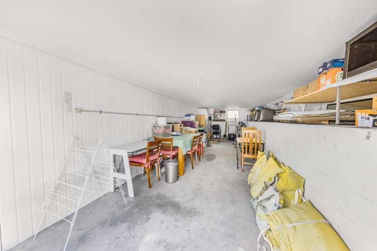 4233 Great North Road Glendene_22