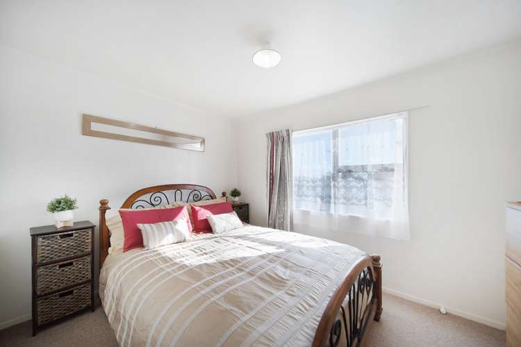 10 Leila Place Clover Park_13