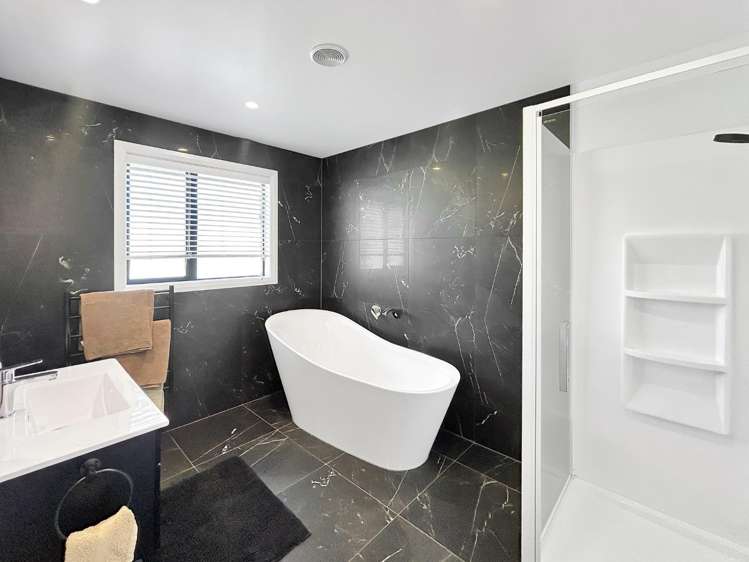 2 Gibraltar Way 10930_8