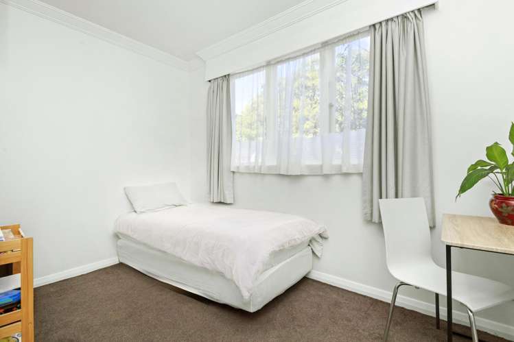 15 Waddington Drive Naenae_10