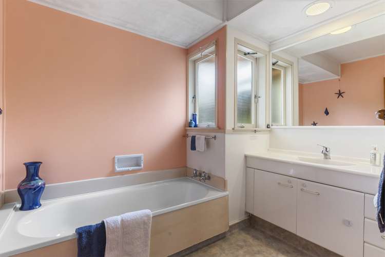 63 Parkhill Road Mellons Bay_11