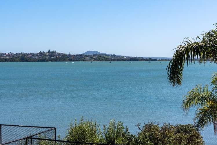 110 Bramley Drive Farm Cove_8