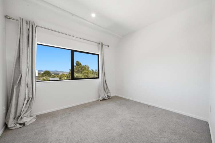 88D Sylvan Crescent Te Atatu South_13