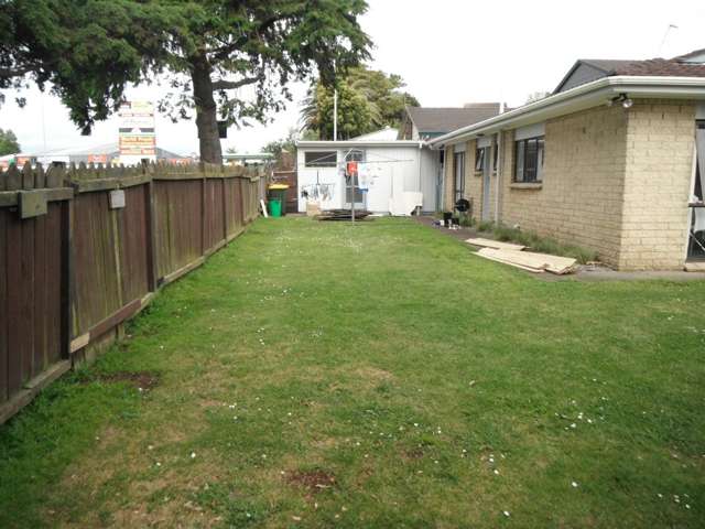 2/54 Challen Close Conifer Grove_1