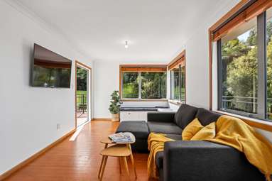 373 Huia Road_3