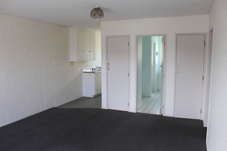 200 Old Farm Road Hamilton East_8