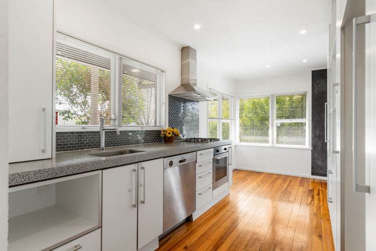 31 Lyndhurst Road Te Atatu South_4