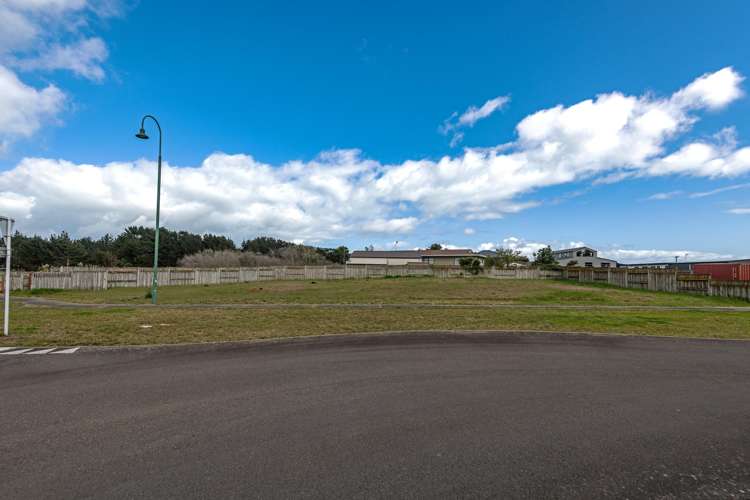 5 Sandown Avenue Himatangi Beach_6