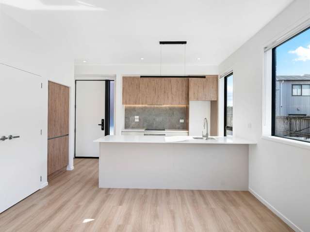 4/4 Millen Ave 10694_1