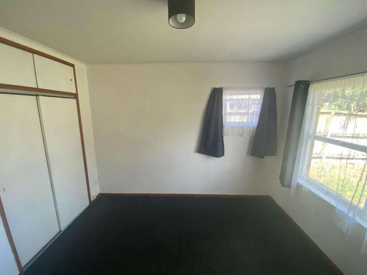 2/6 Ron Keat Drive Papakura_3