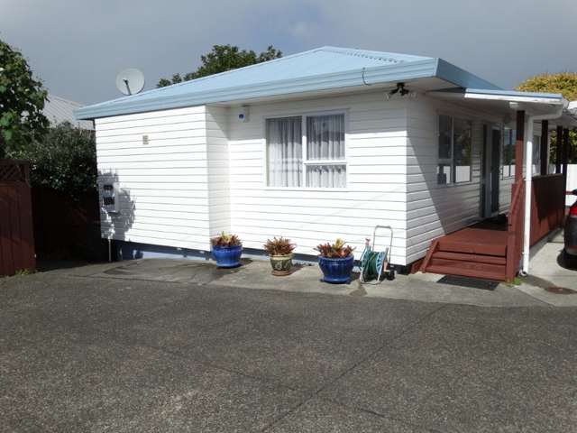 Quality Mt. Eden Home for Rent – 3 Bedrooms  1 Bathroom