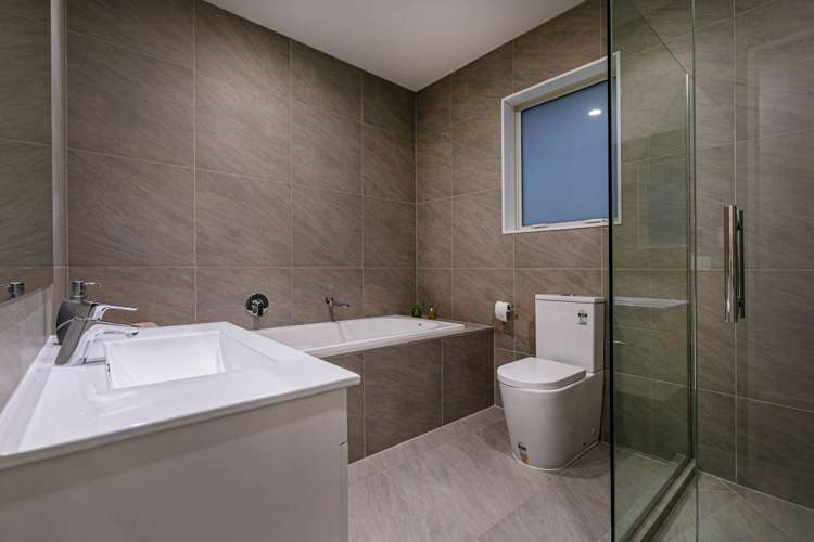 97 Colonial Drive Silverdale_16