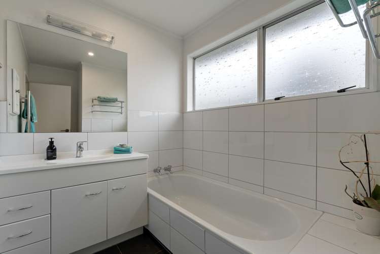 18a Burma Road Khandallah_21