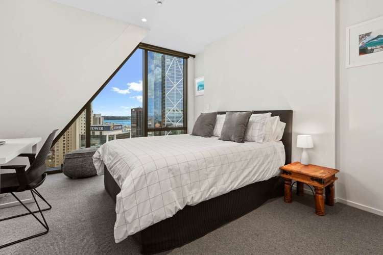 2408/10 Commerce Street City Centre_10