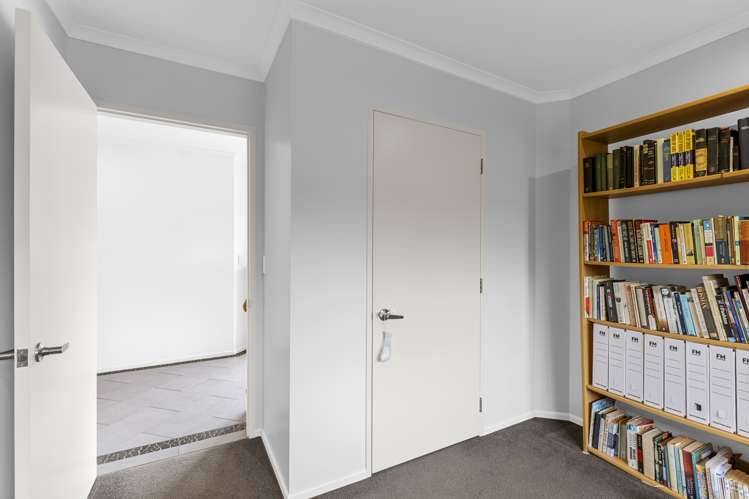 29 Johnstone Drive Fitzherbert_16