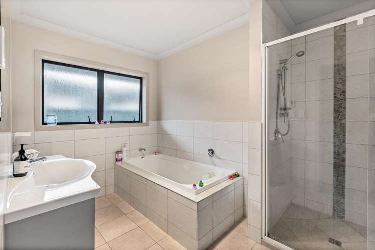 15 Delta Mews Place Clive_10