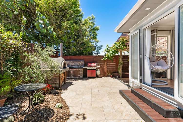 2/57 Solar Road Glen Eden_17