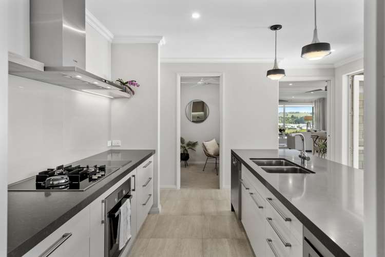 30 Broadwater Close Pyes Pa_11