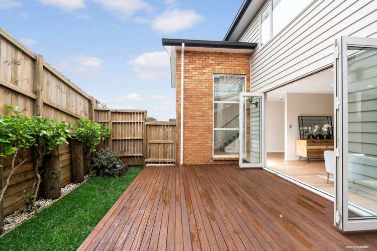 77 Donovan Street Blockhouse Bay_15