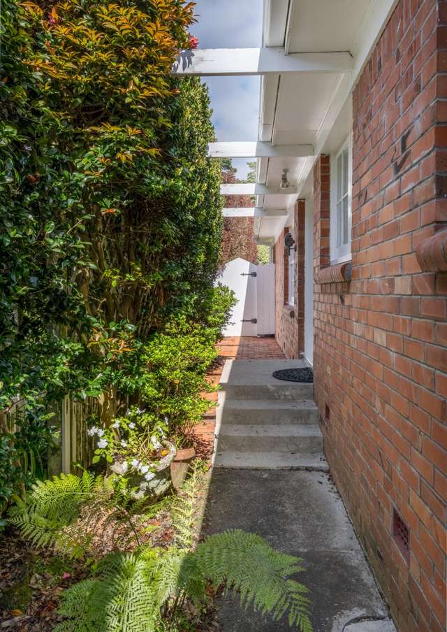 8 Pleasant Place Mellons Bay_3