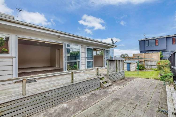 2/7 Lydia Avenue Northcote_1