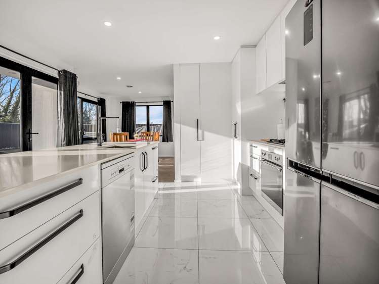 15b Strowan Avenue Elgin_1