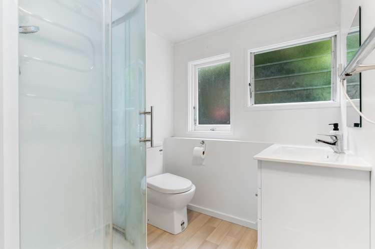 10 Woodhouse Avenue Karori_16