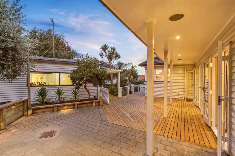 9 Ajax Street Narrow Neck_14