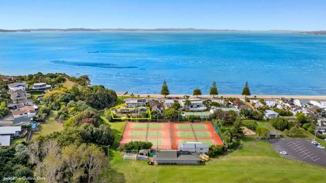 1117sqm next to the waterfront in Macleans Zone