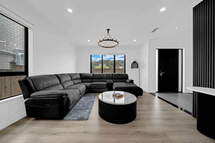 2A Ballyalton Crescent Flat Bush_11