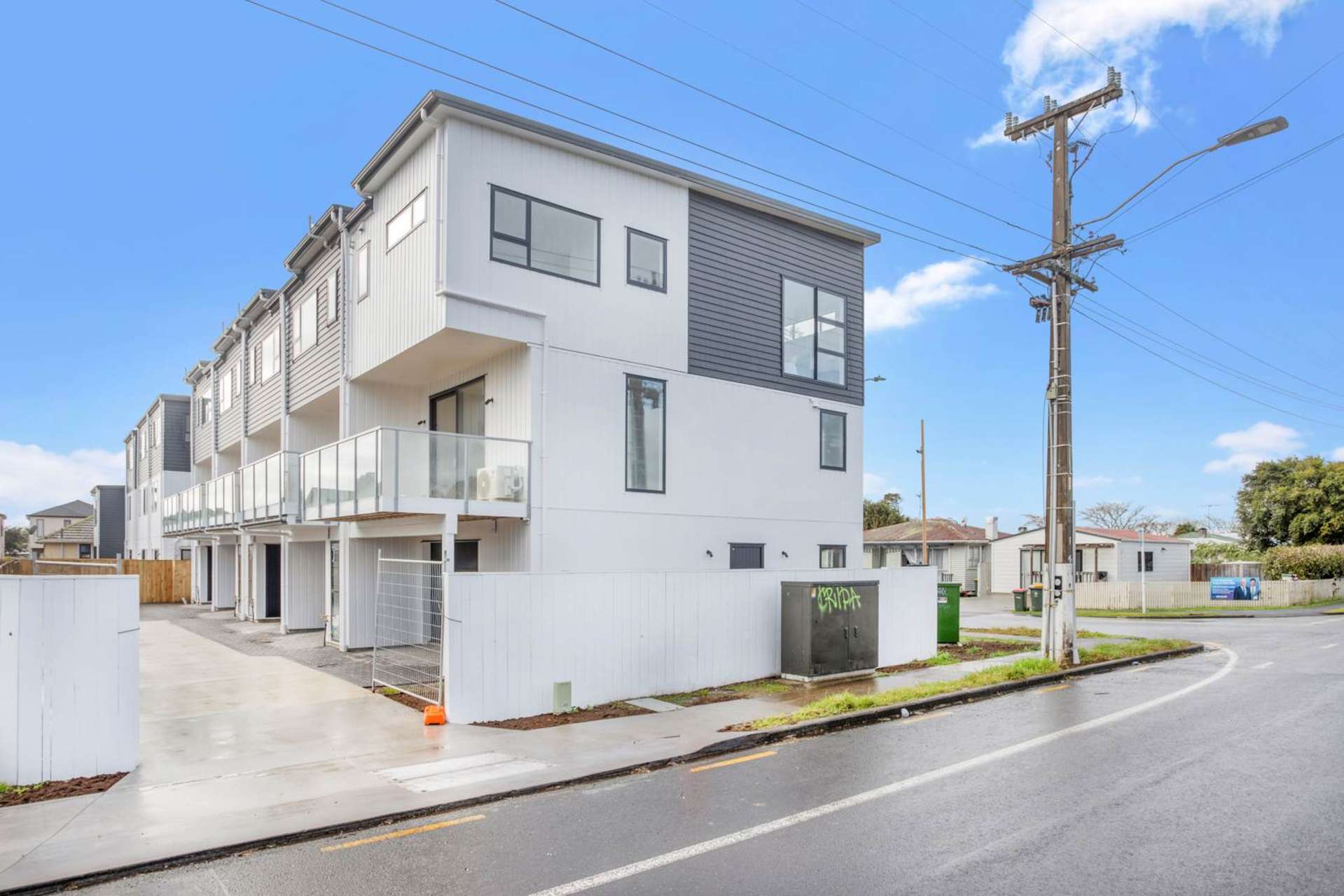 1/2A & 4/2A Cambridge Road Manurewa_0