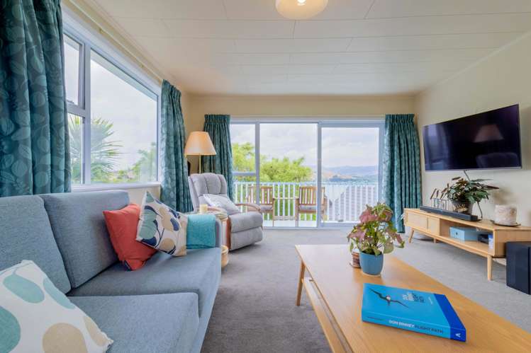 25 Oak Avenue Paremata_1