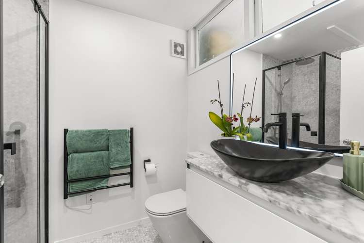 4/9 Don Croot Street Morningside_9