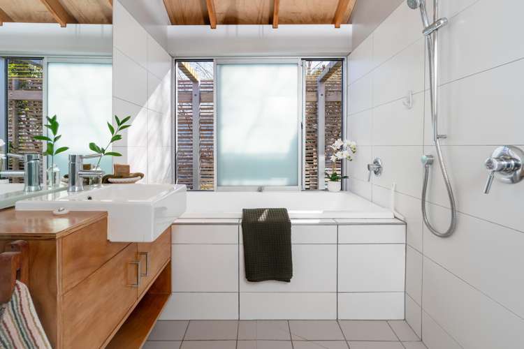 1b Manley Terrace Newtown_14