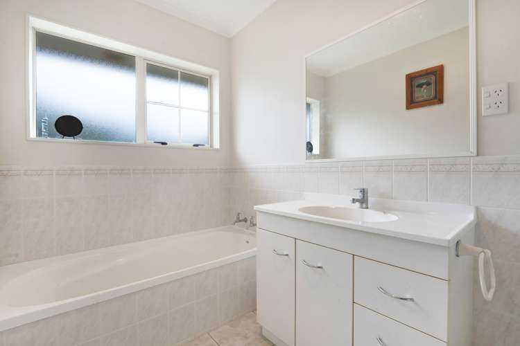 1 Youngs Road Papakura_14