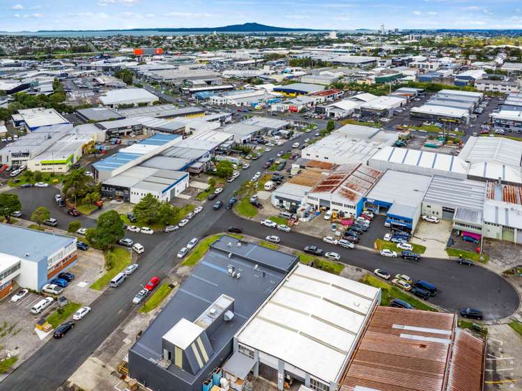 1 Colway Place Wairau Valley_15