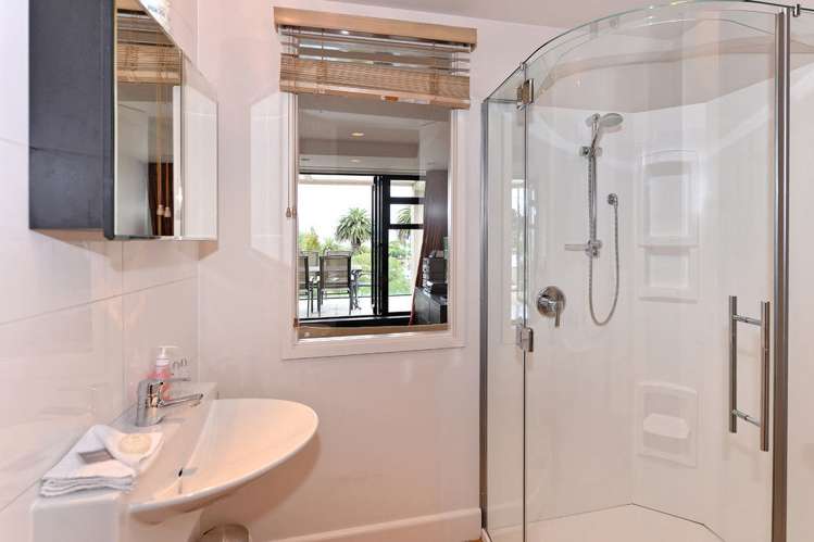 6/7 Bisley Avenue Moana_16