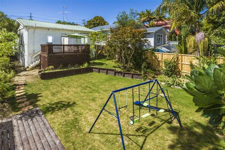 25 Ewen Alison Avenue Devonport_17