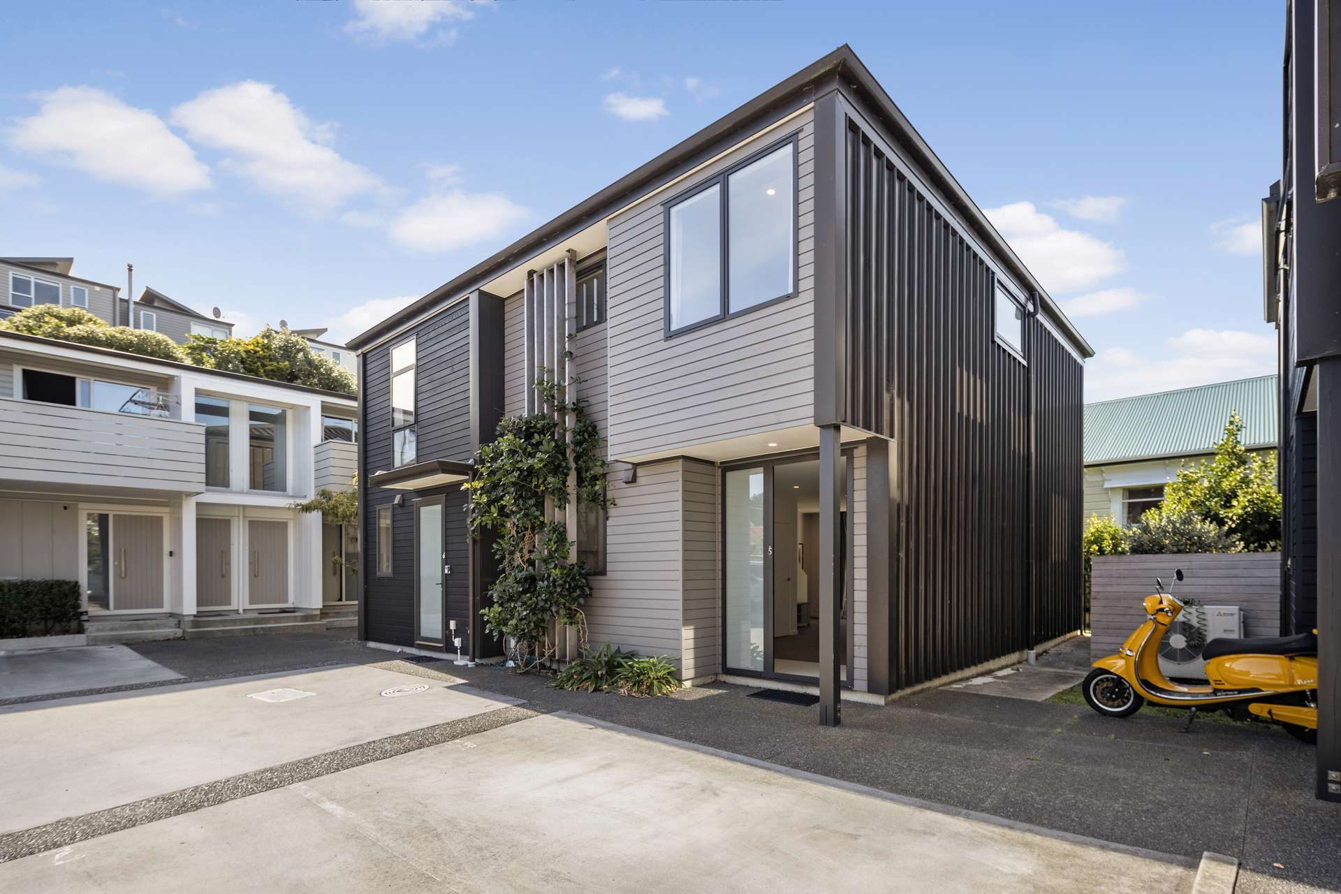 5/74 Derwent Street Island Bay_0