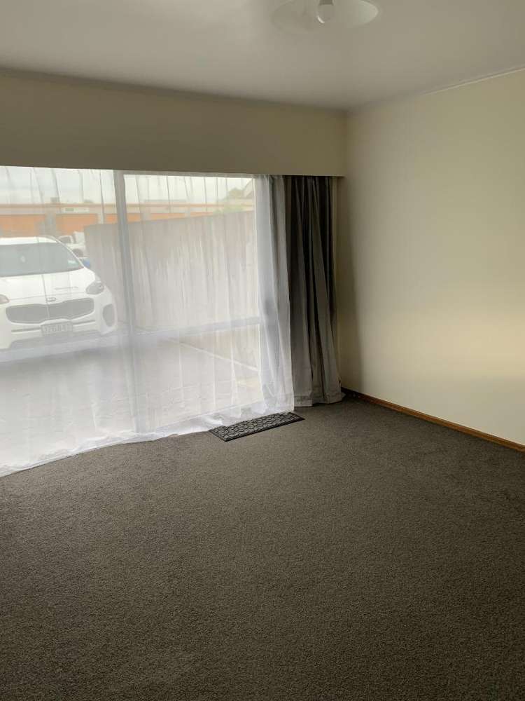 2/10 Ron Keat Drive Papakura_1