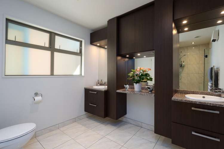 355 Princes Drive Britannia Heights_21