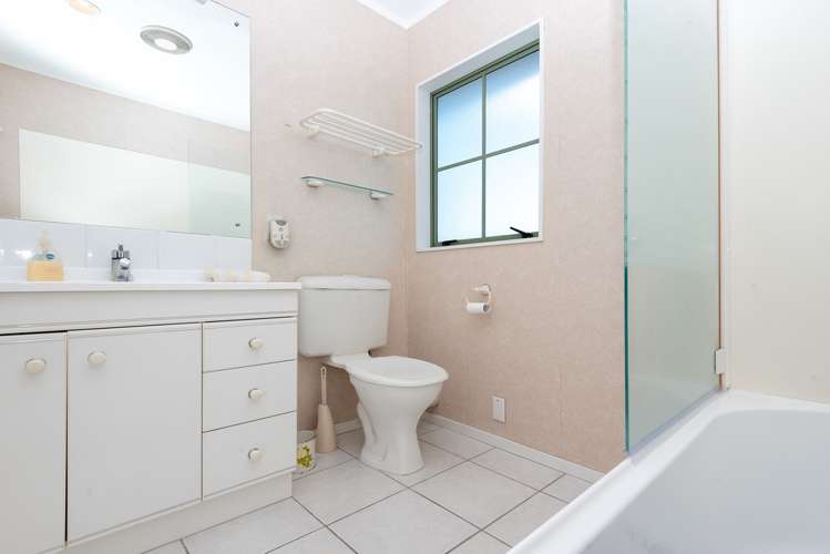 1/70 Uxbridge Road Mellons Bay_16