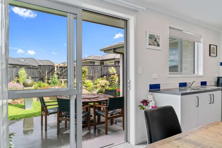 22 Olney Court One Tree Point_15