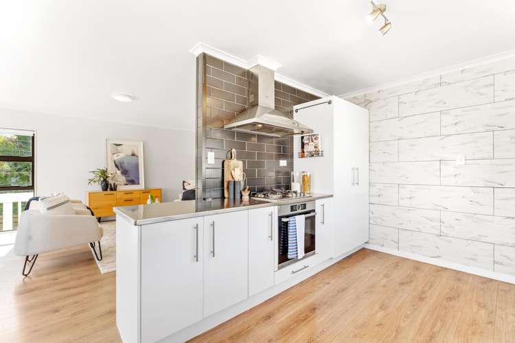 239 Vipond Road Stanmore Bay_8