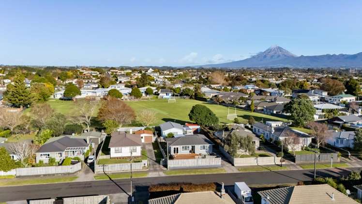 12 Karaka Street Merrilands_8