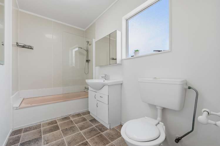 1/117 Rosier Road Glen Eden_12